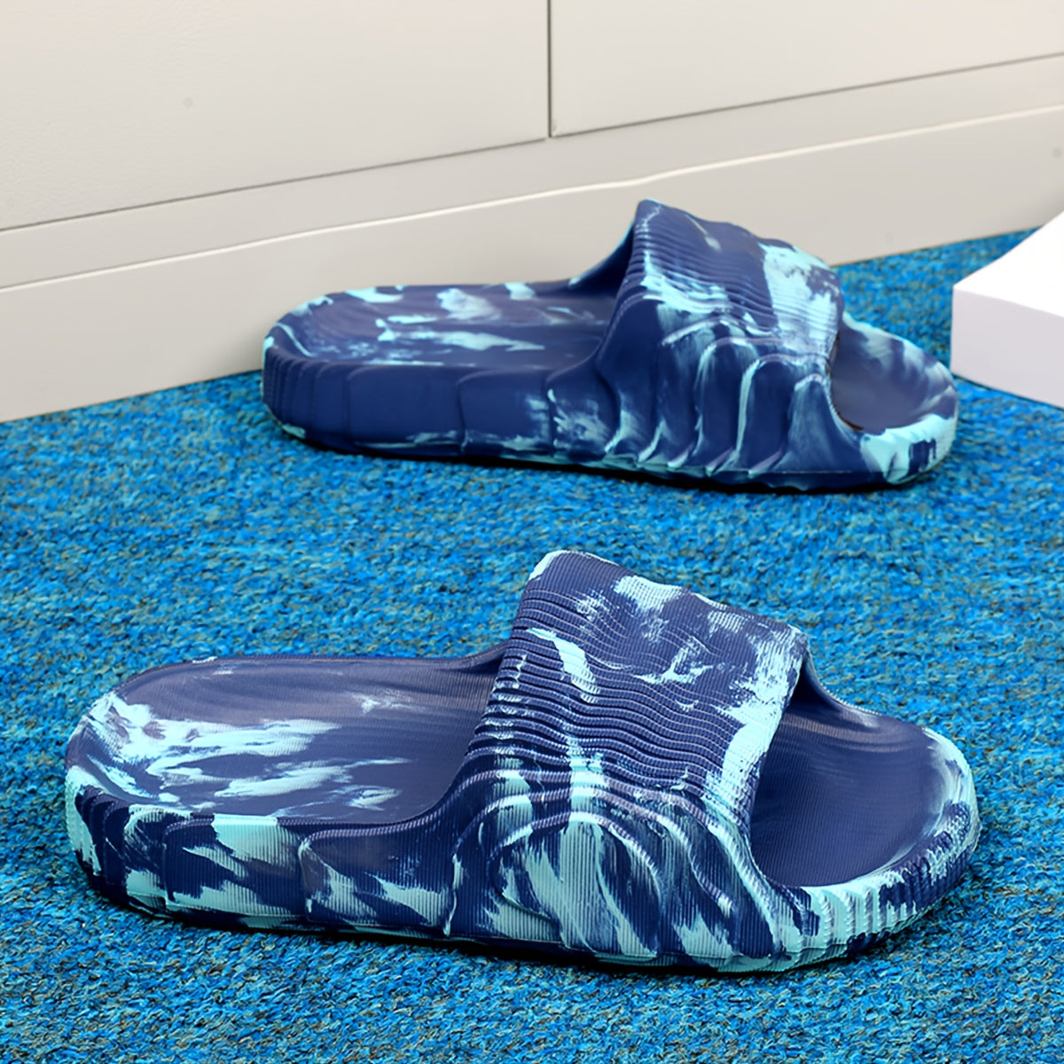 Women's Slip-On Flip-Flops - Lightweight Cushioned EVA Sandals, Non-Slip Sole for Beach, Pool, Travel - Open-Toe Summer Shoes in Blue Gradient (One-Size-Fits-All) - Easy-Clean Casual Slippers, Outdoor Walking, Trendy Design, Comfortable Footwear, Opentoe