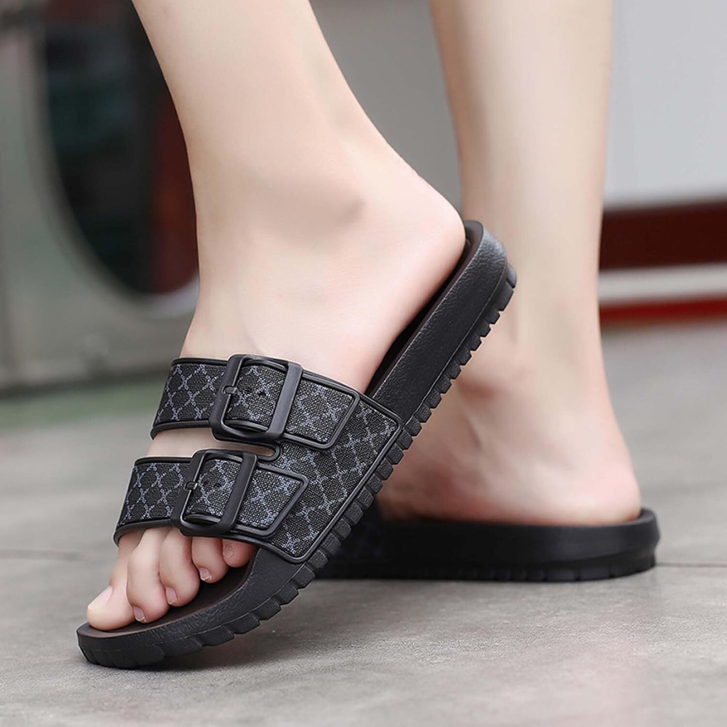 Summer Men's Slippers Casual Flip Flops Comfortable Lightweight Indoor Outdoor