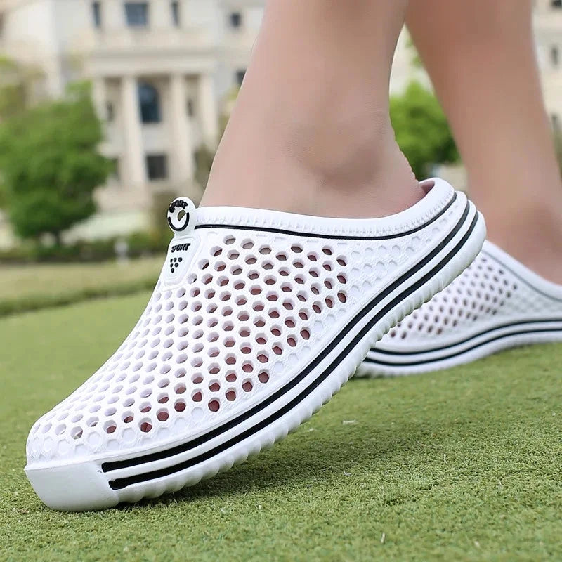 Comfortable Men Pool Sandals Summer Outdoor Beach Shoes Men Slip on Garden Clogs