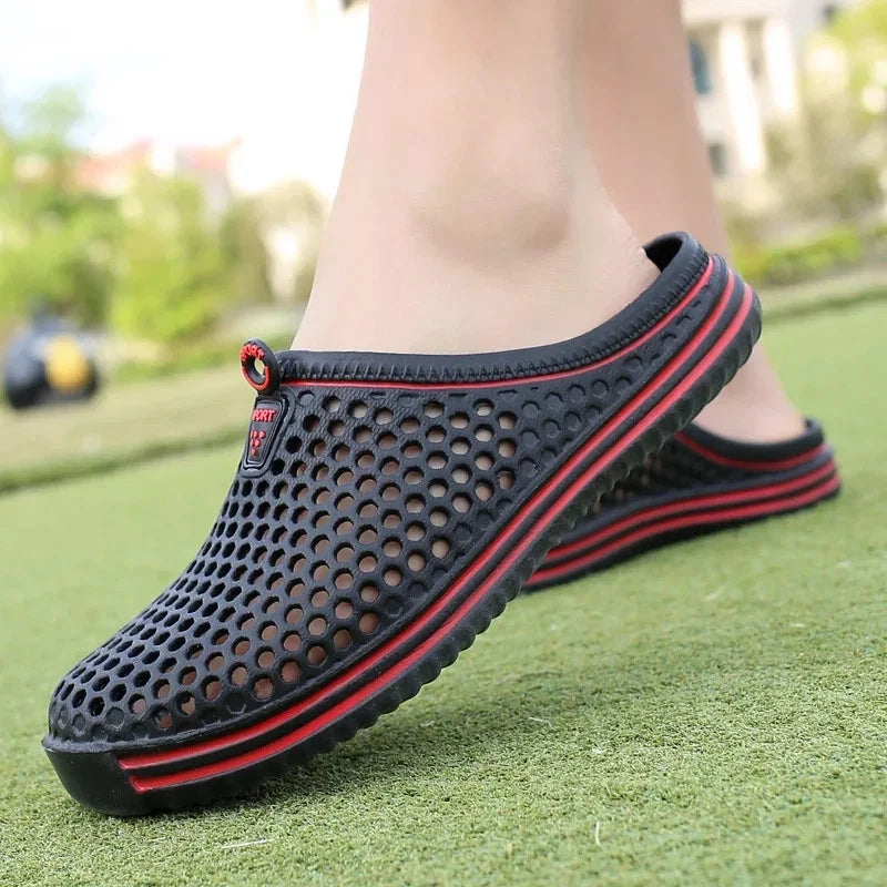 Comfortable Men Pool Sandals Summer Outdoor Beach Shoes Men Slip on Garden Clogs