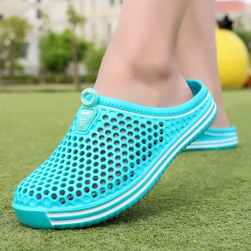 Comfortable Men Pool Sandals Summer Outdoor Beach Shoes Men Slip on Garden Clogs